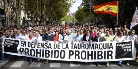 8.000 aficionados se manifiestan a favor de los festejos taurinos